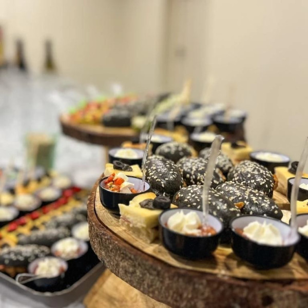 Buffet froid ou chaud avec service traiteur mariage  